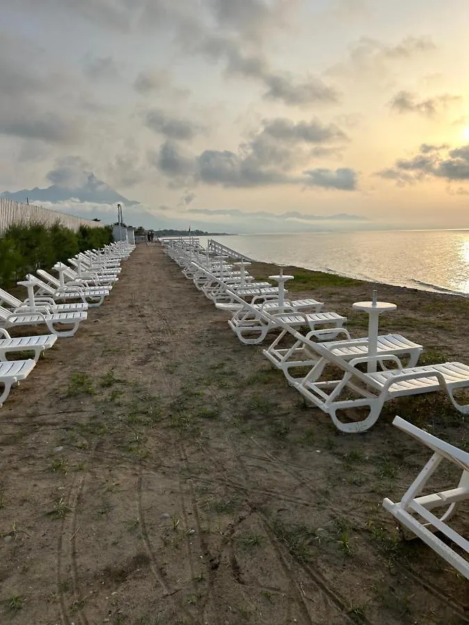 Villetta Sul Mare In Resort Village Campofelice Di Roccella 0*,  Włochy